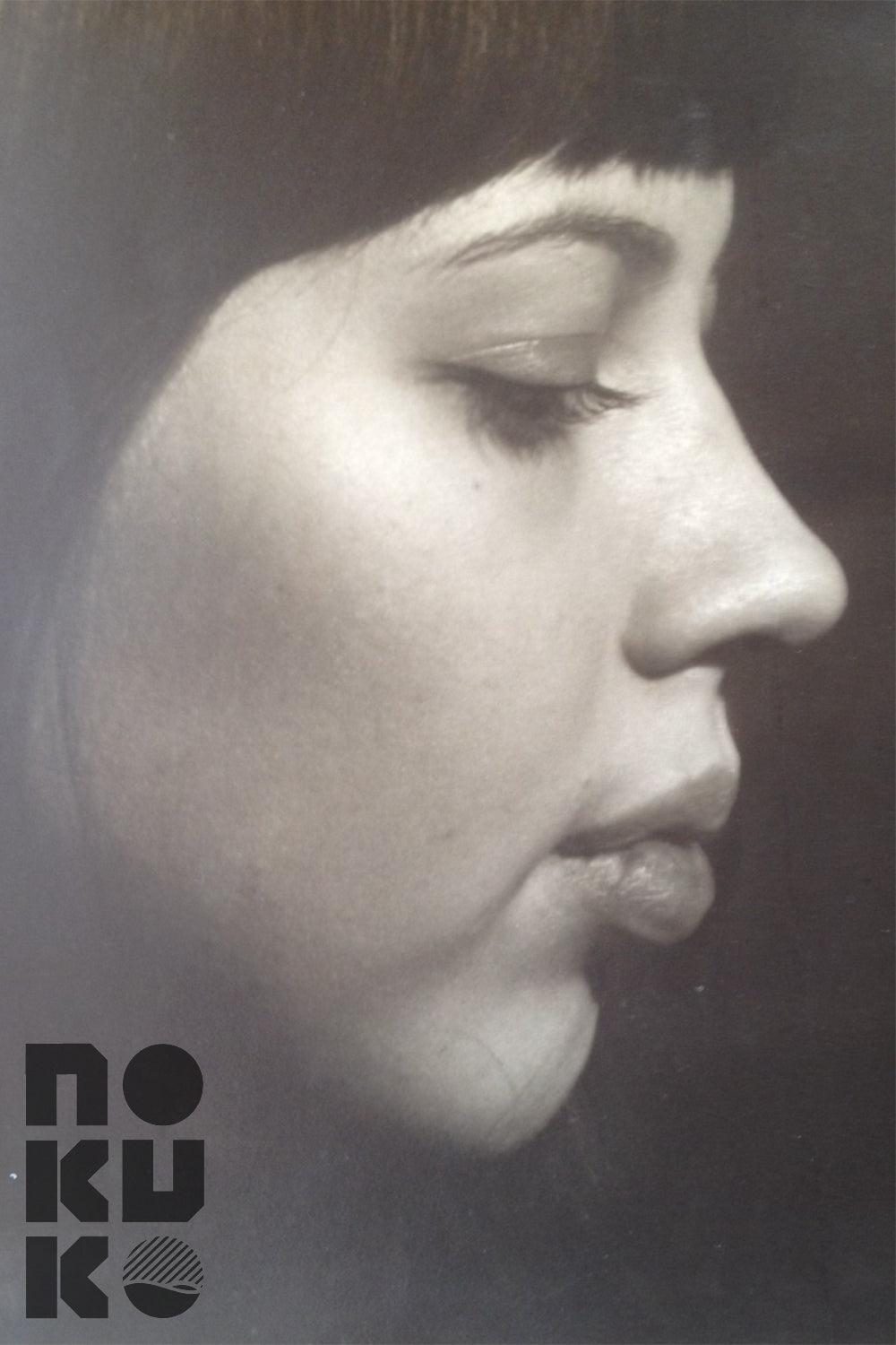 Retrato de perfil en blanco y negro de Lis Lauendorf